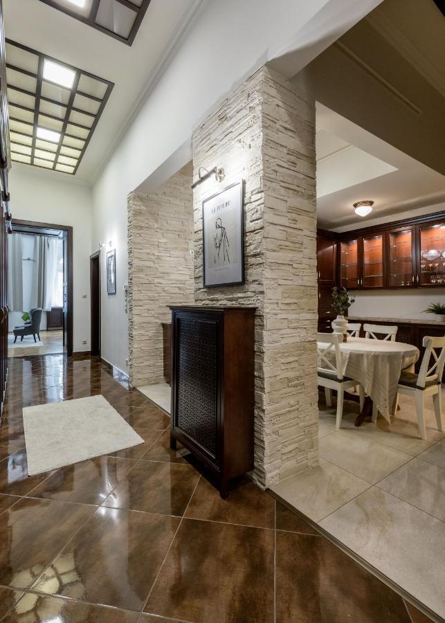 Luxe, Historic Home Near Downtown Landmarks 19Th Century Budapest Exteriör bild