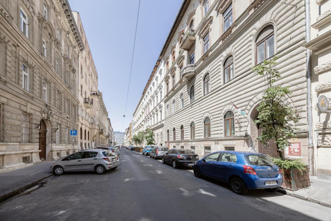 Luxe, Historic Home Near Downtown Landmarks 19Th Century Budapest Exteriör bild